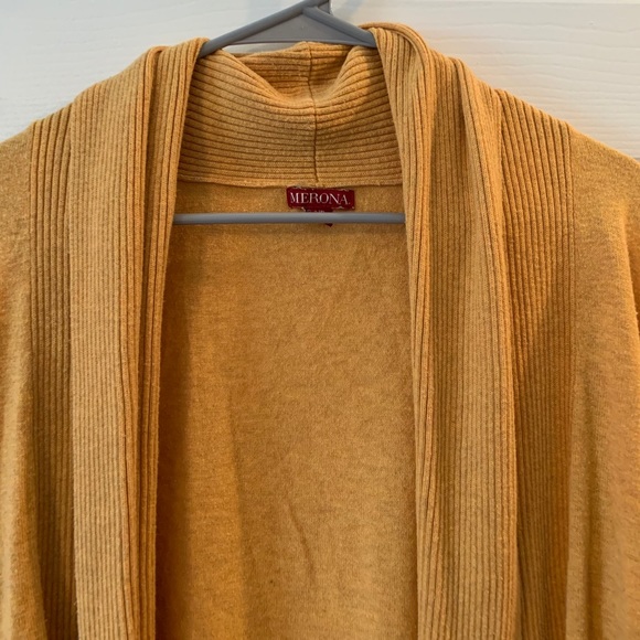 Mustard sweater - Picture 2 of 3